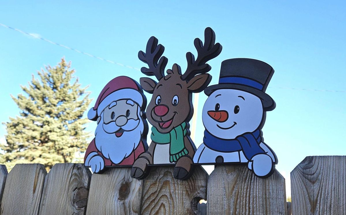 Weihnachts zaun dekoration aus Holz von Leerlauf hands Laser Works