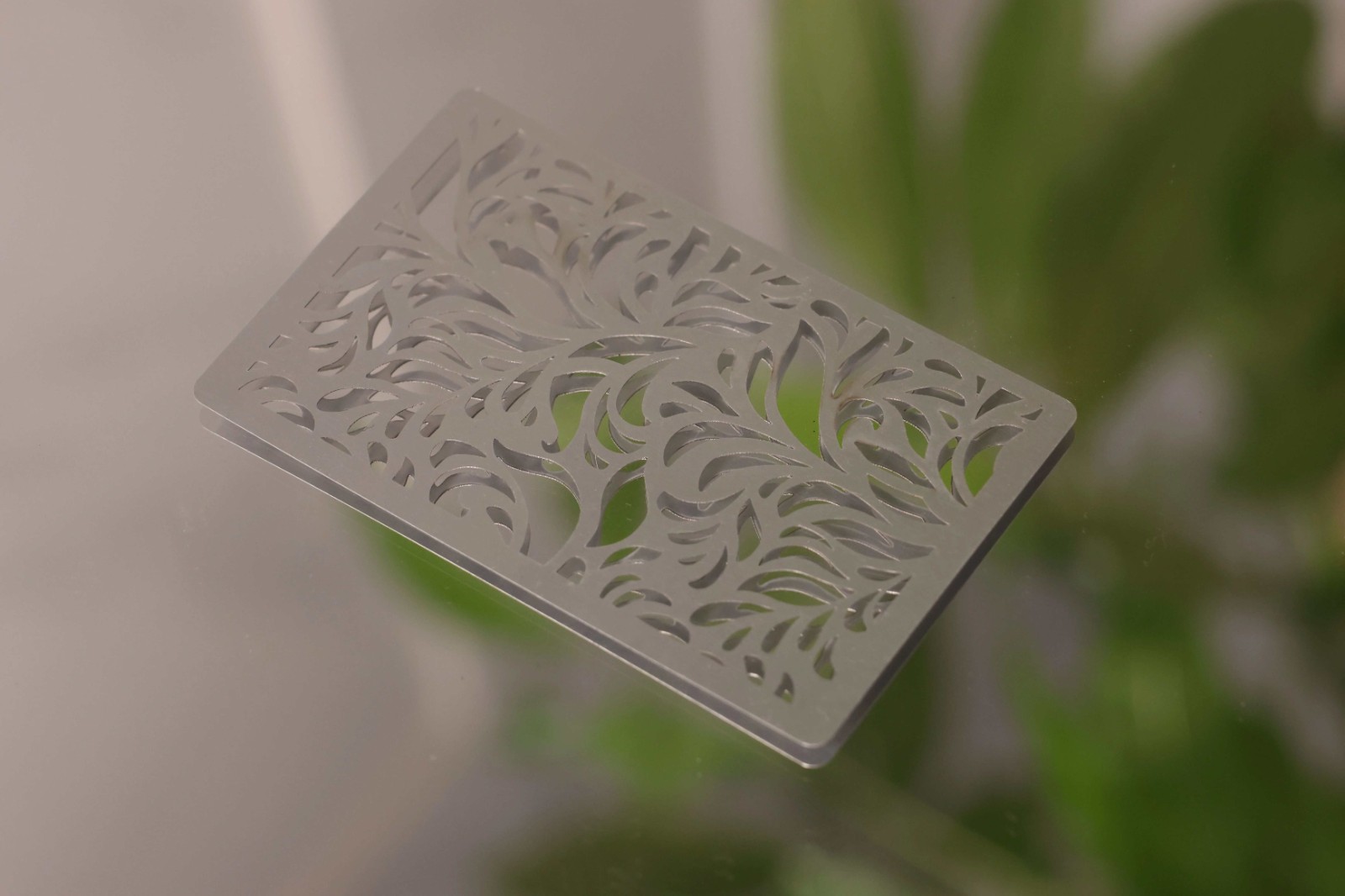 Ein Bild von einem laser geschnittenen Aluminium blech Ein Bild von einem laser geschnittenen Aluminium blech