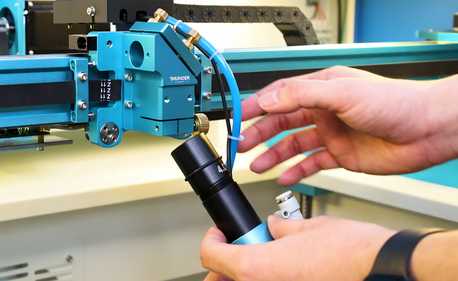 So ersetzen Sie den Laser kopf auf der Nova Plus Laser maschine