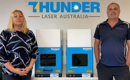Aurora Lite Review: Herr und Frau Travis in Australien